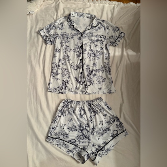Pajama Set - Picture 1 of 5